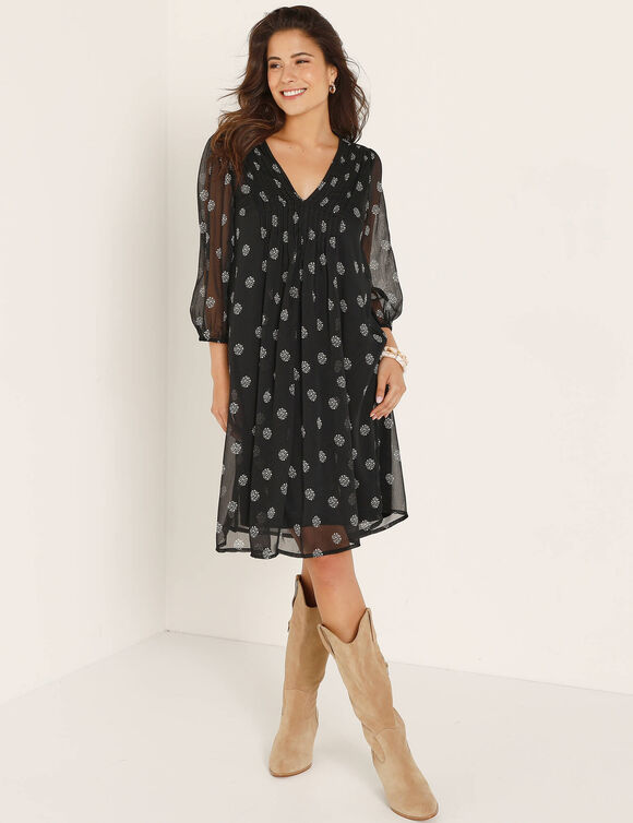 Robe à plis, voile imprimé pois (noir / blanc) Robe à plis, voile imprimé pois (noir / blanc)